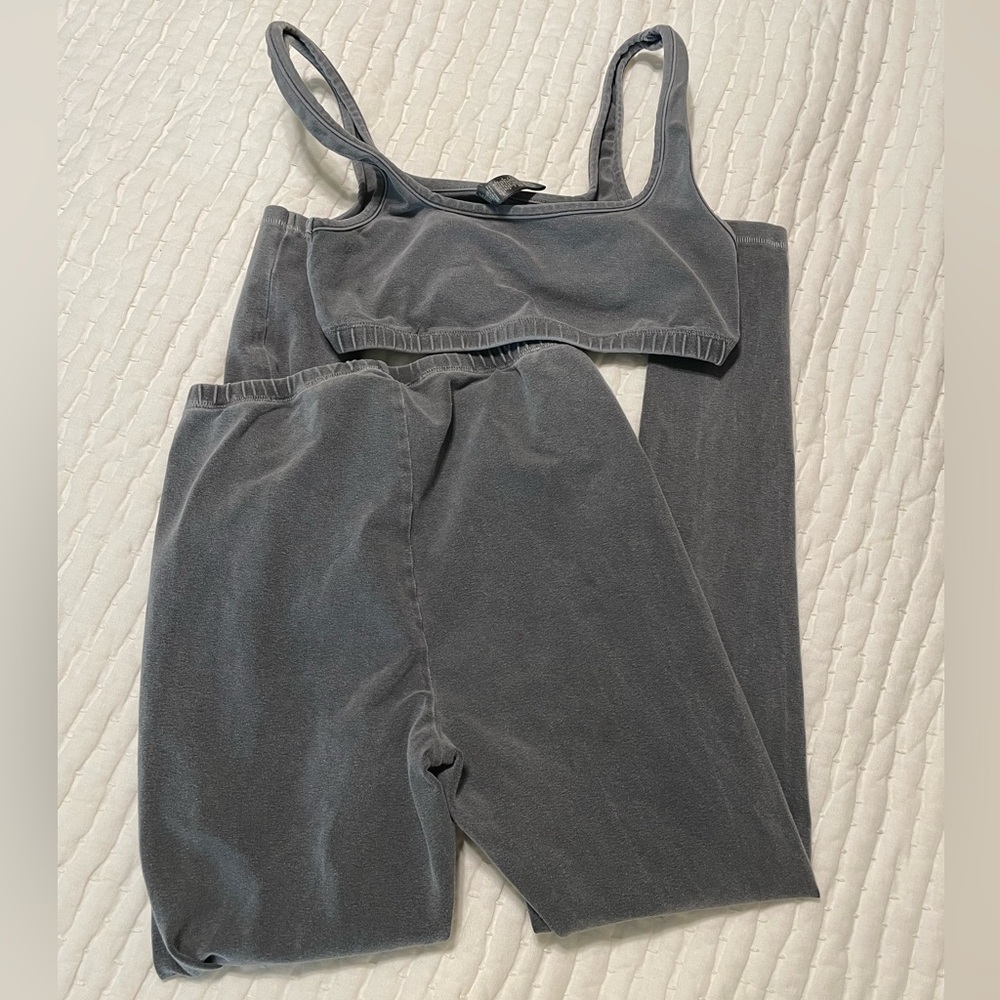 SKIMS Medium legging set